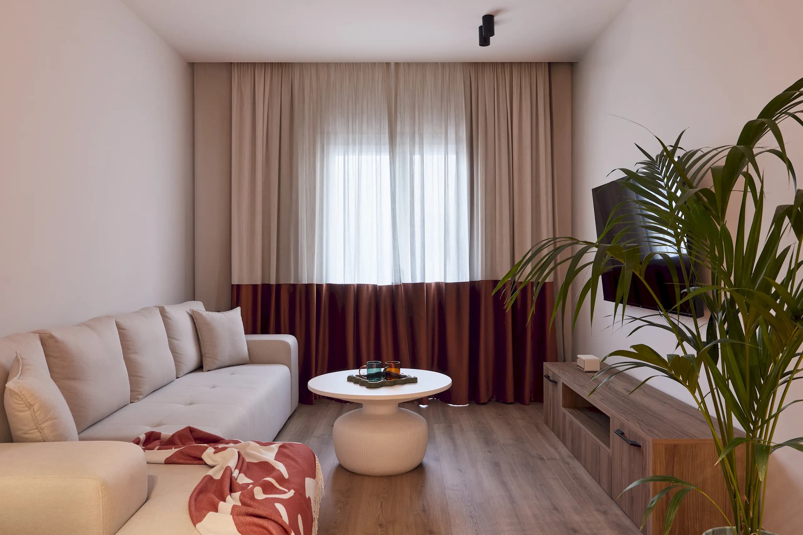 Cozy Apartment steps away from Acropolis 8