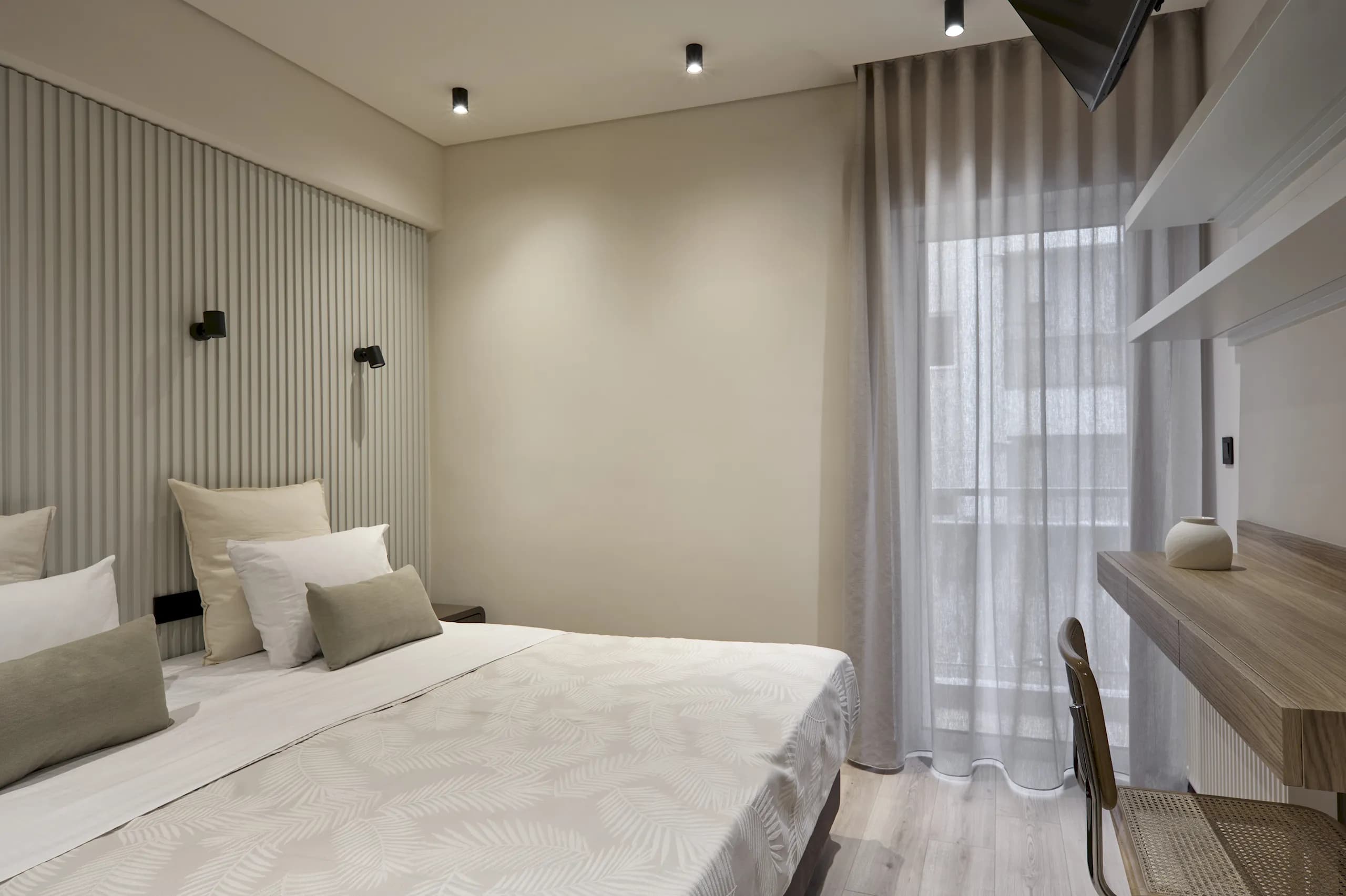Fully Renovated Apartment in Petralona 13