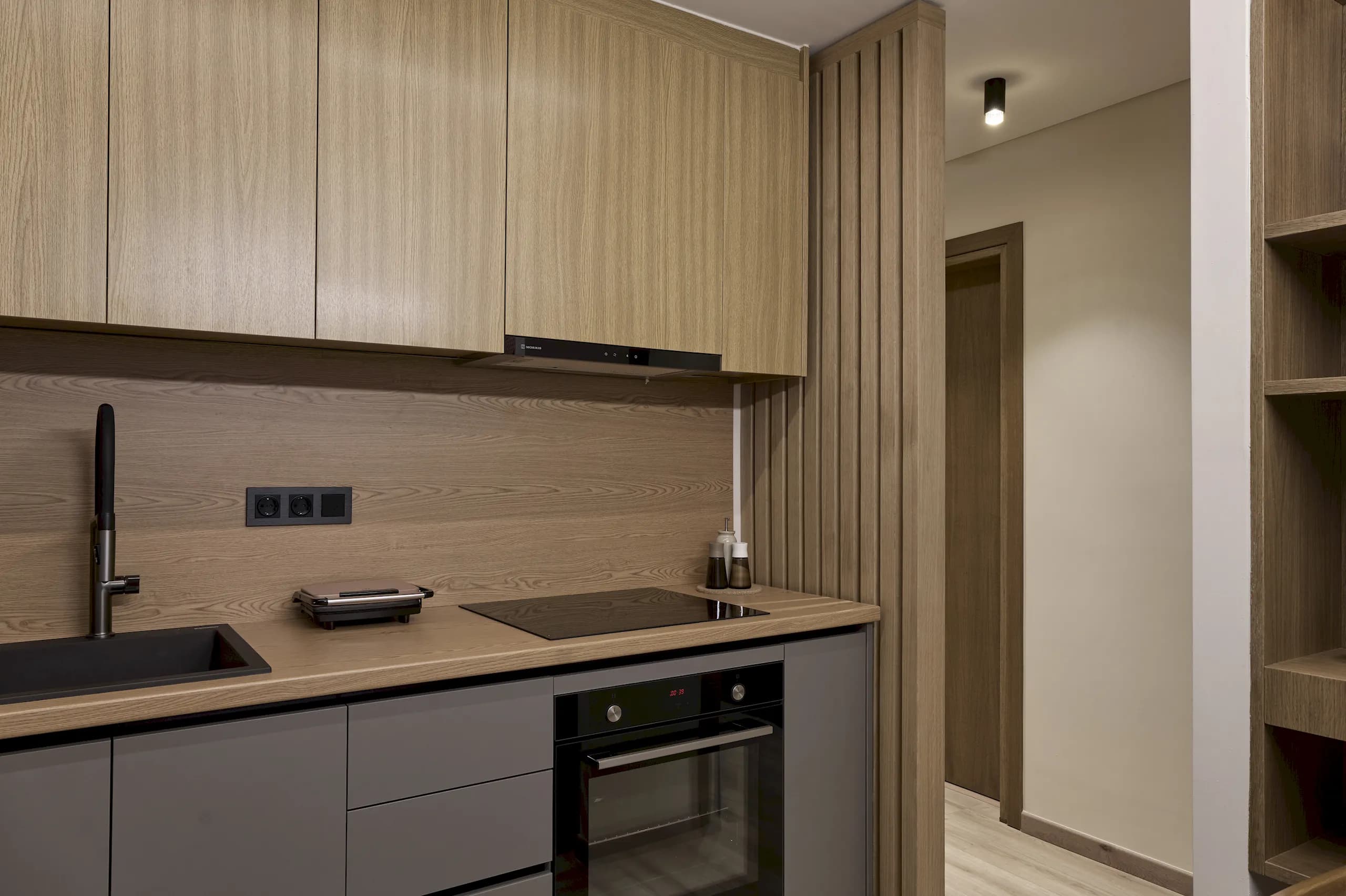 Fully Renovated Apartment in Petralona 8