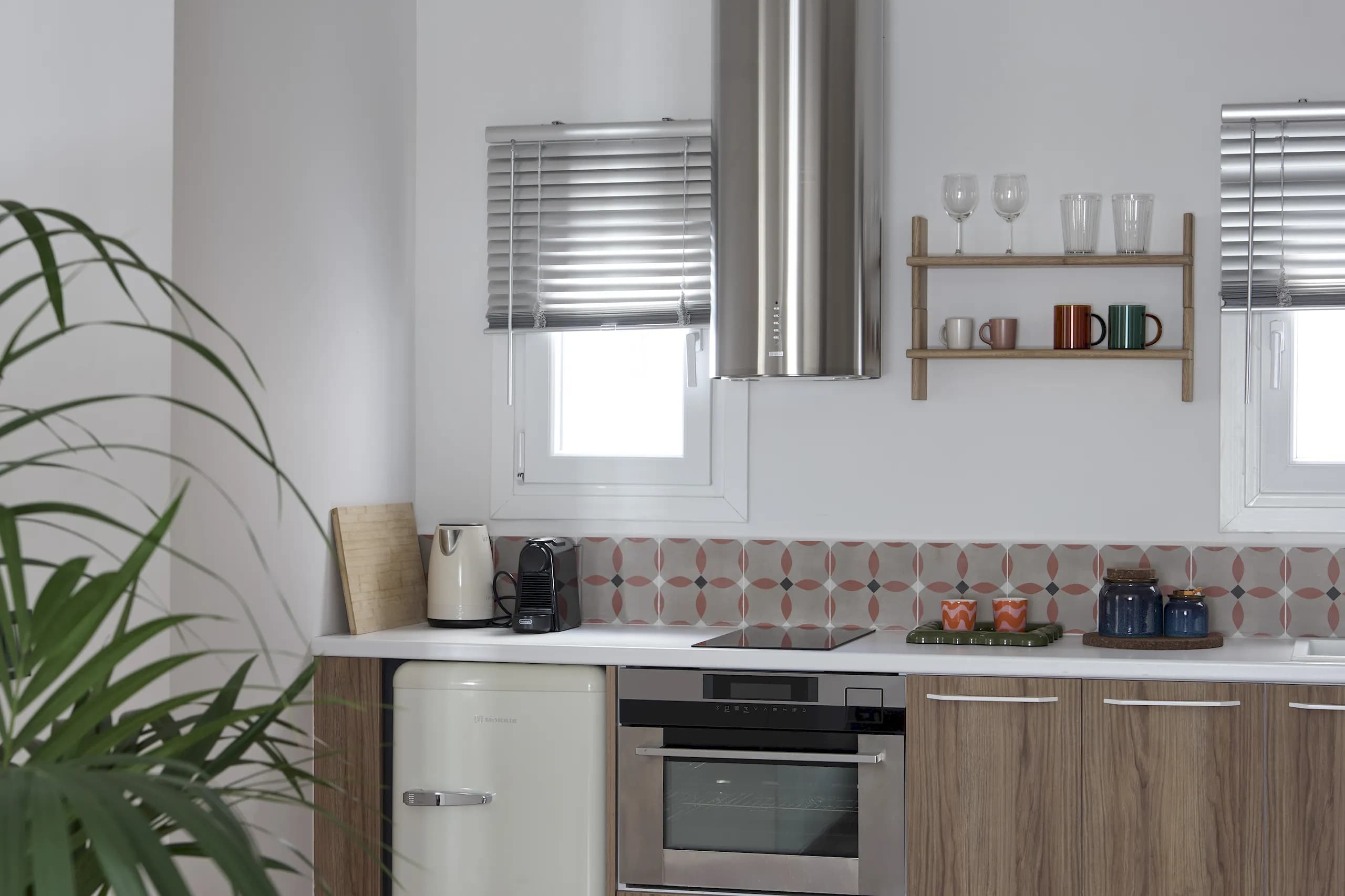 Cozy Apartment steps away from Acropolis 13
