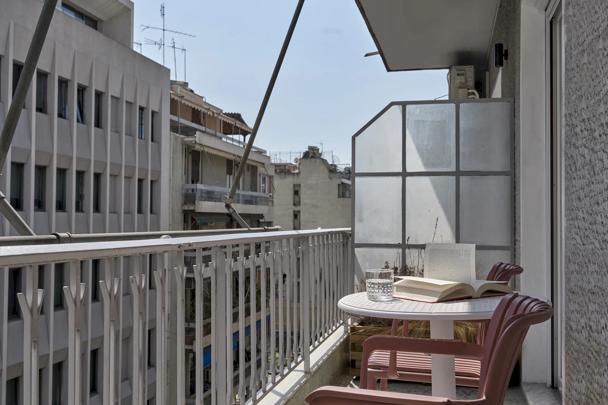 Cozy Apartment steps away from Acropolis 26